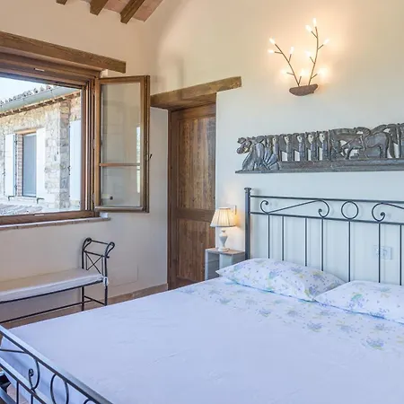 Dalmanuta 8, Emma Collelungo (San Venanzo)