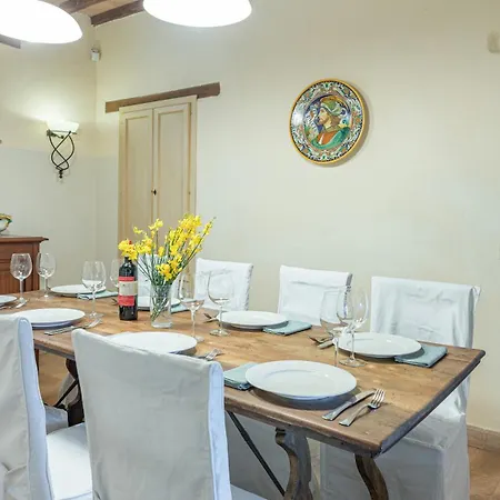 Villa Dalmanuta 8, Emma *