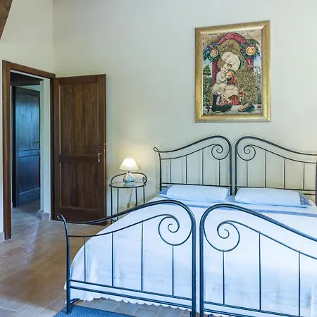 Dalmanuta 8, Emma וילה