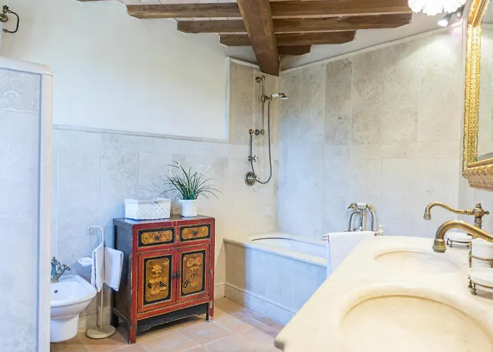 Dalmanuta 8, Emma Villa